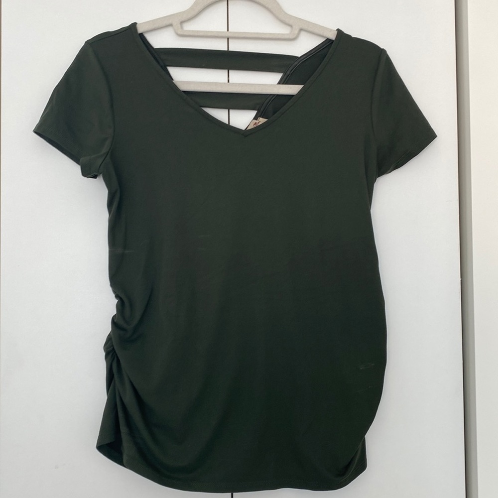 Full Moon Maternity green tee. Like new. Size small
